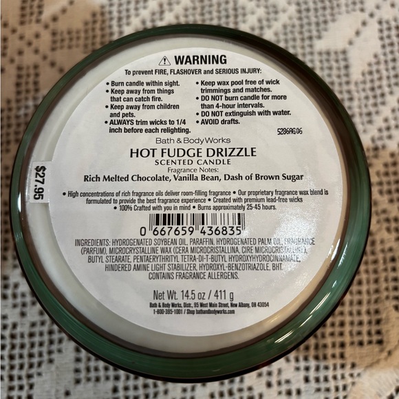 (2025) Bath & Body Works Hot Fudge Drizzle Candle - Brown and Mint - Picture 2 of 2